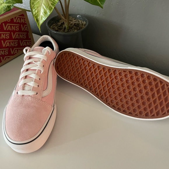 Vans - Picture 3 of 7